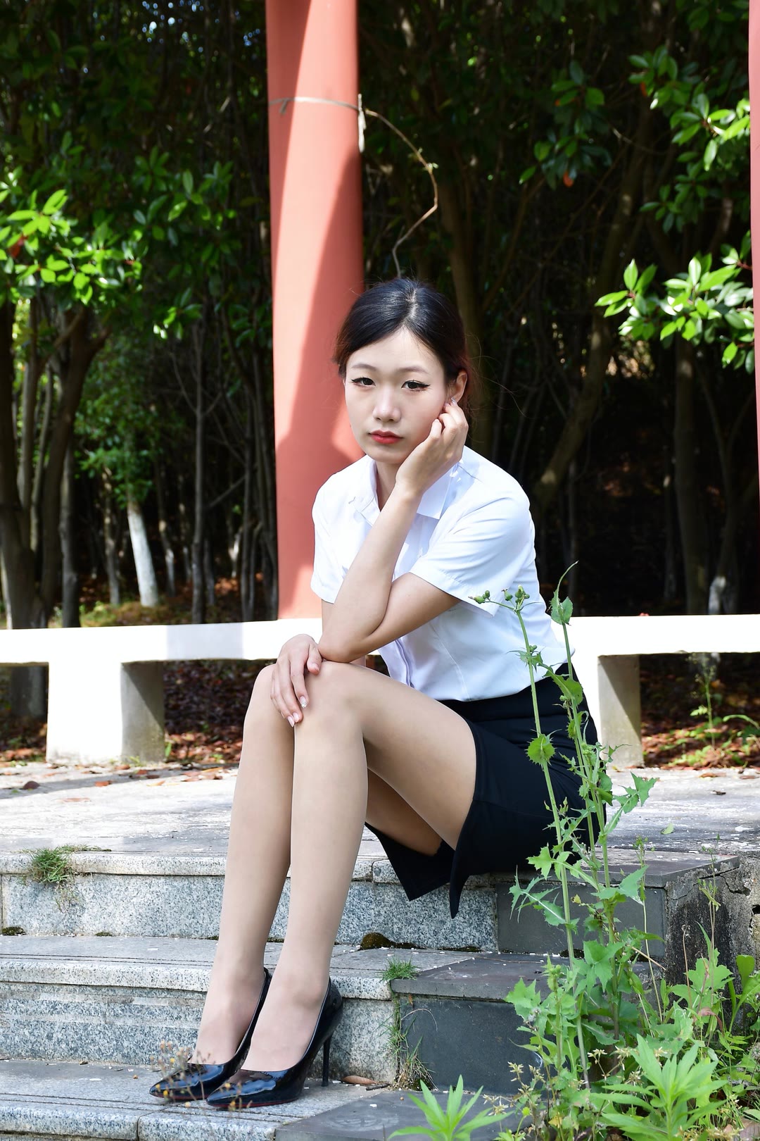 户外公园 https://v.kuaishou.com/KWpP46G3 "职业装这样穿很飒 "成熟知性优雅女人 "肉色丝袜穿出美感 "高跟鞋搭配