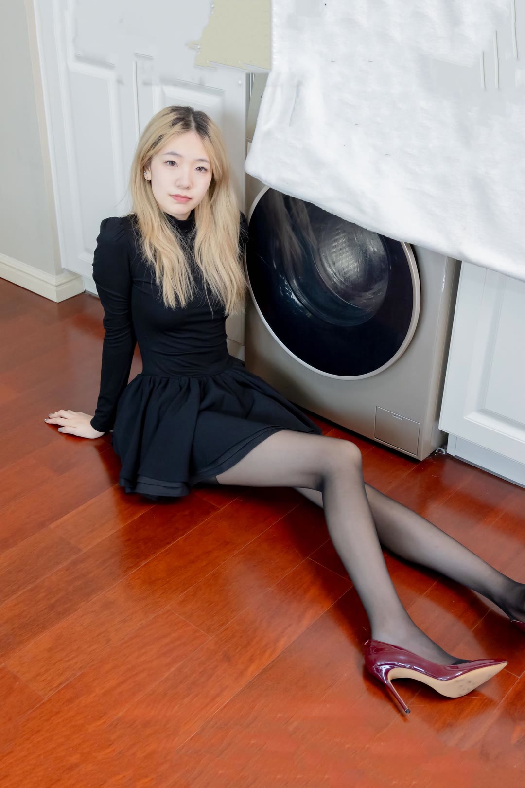 美女摆拍 https://v.kuaishou.com/KrkkGQzt