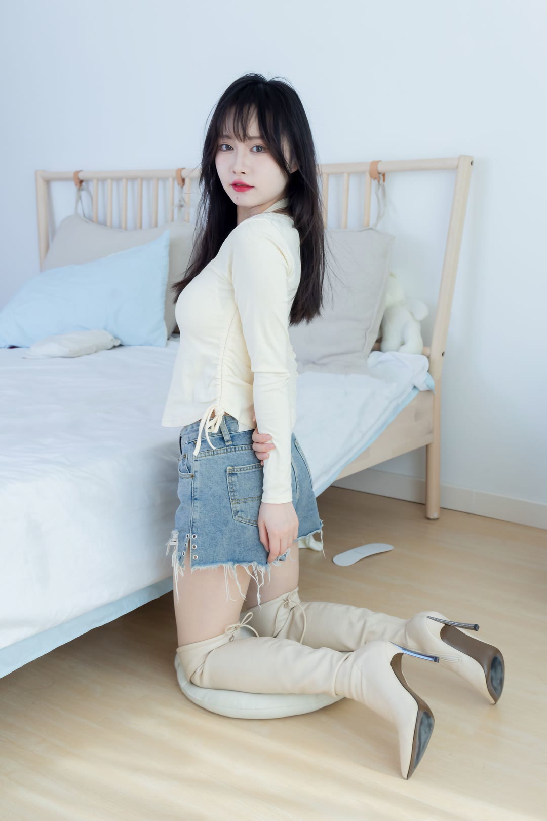 牛仔短裤 长靴子https://v.kuaishou.com/KrkkGQzt