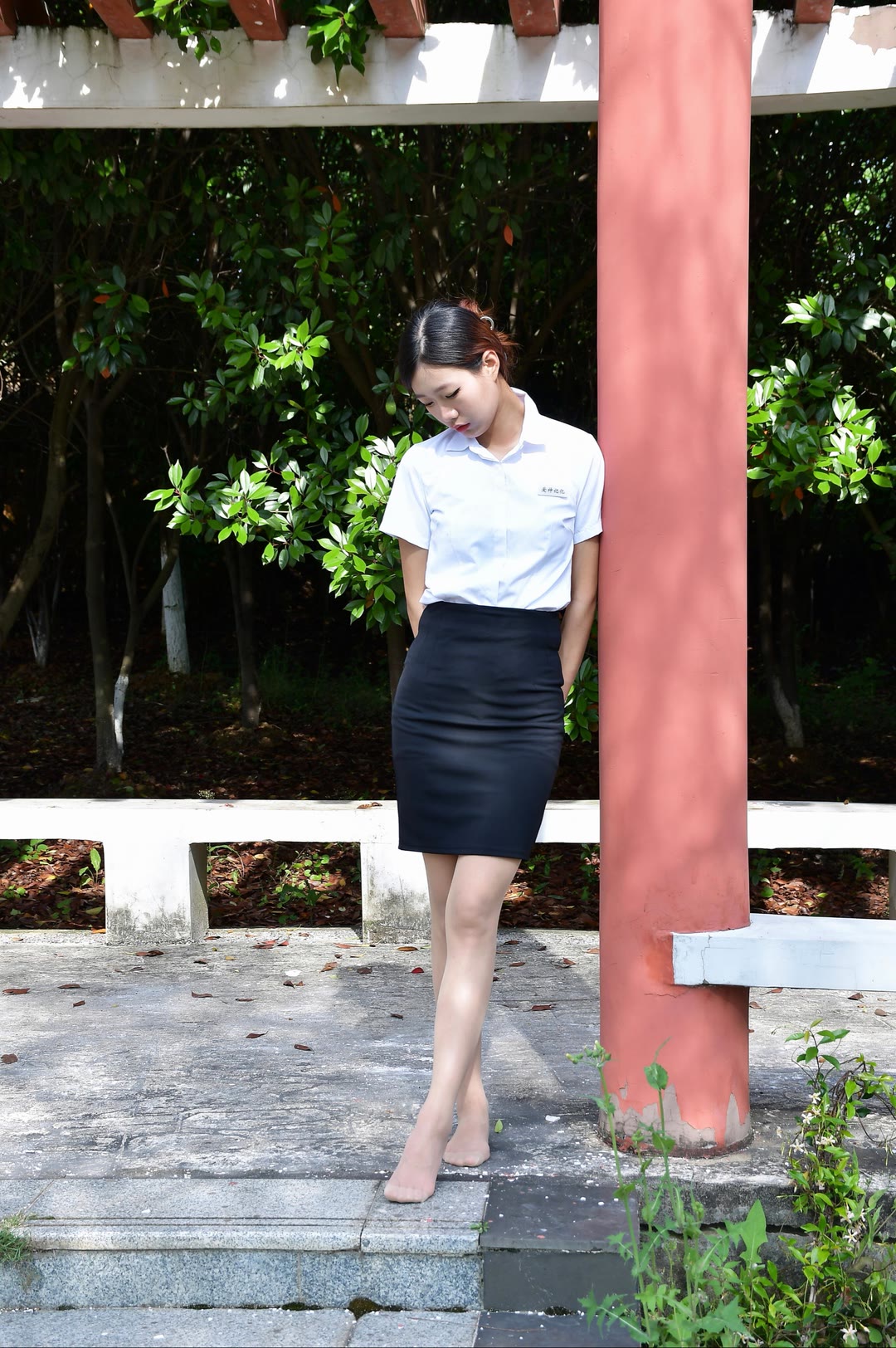 野外公园 https://v.kuaishou.com/KWpP46G3 "职业装这样穿很飒 "成熟知性优雅女人 "肉色丝袜穿出美感 "高跟鞋搭配3
