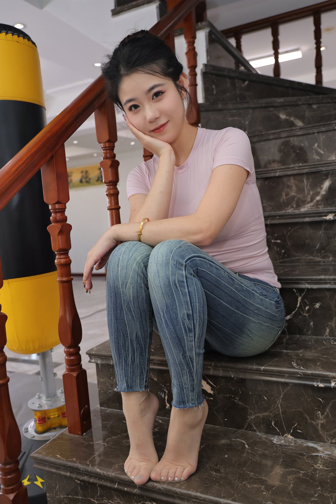 청바지와 스타킹4 https://v.kuaishou.com/JQRYrALA "摄影 "可爱女神 "气质美女 "牛仔裤穿搭4